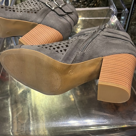 Gorgeous boots - Picture 4 of 4